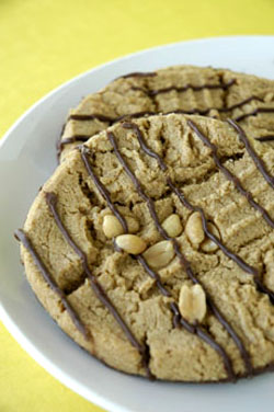 Peanut Butter Cookies - Liz Lovely