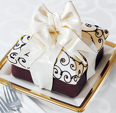 white bow cake