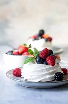 Schaum Torte